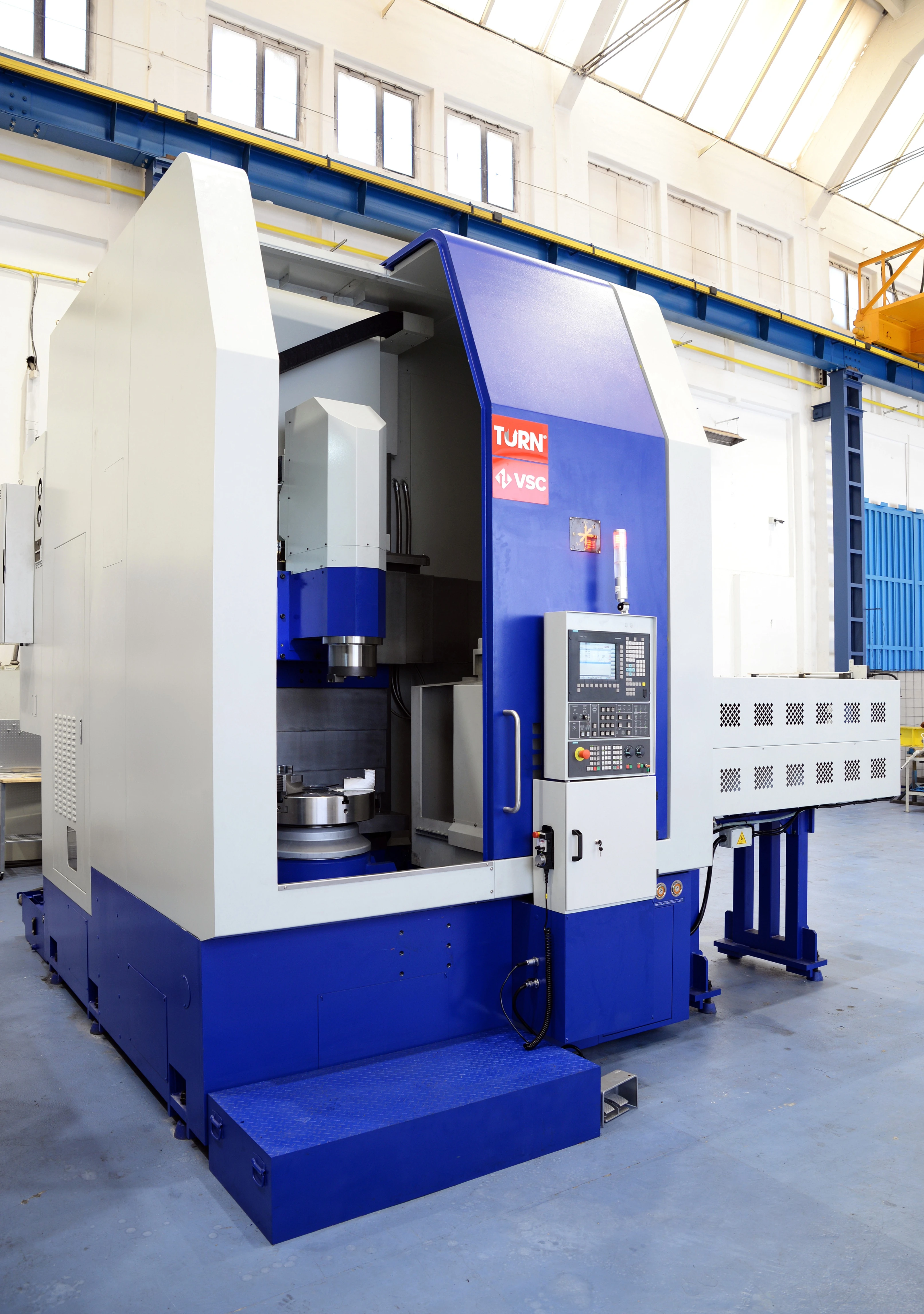 Vertikální soustruh VSC M s Y osou a statickým zvětšeným zásobníkem se 48 místy pro nástroje