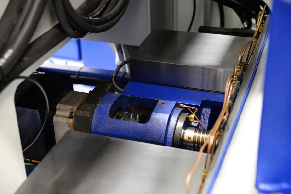 Posuv v Y ose u VSC M