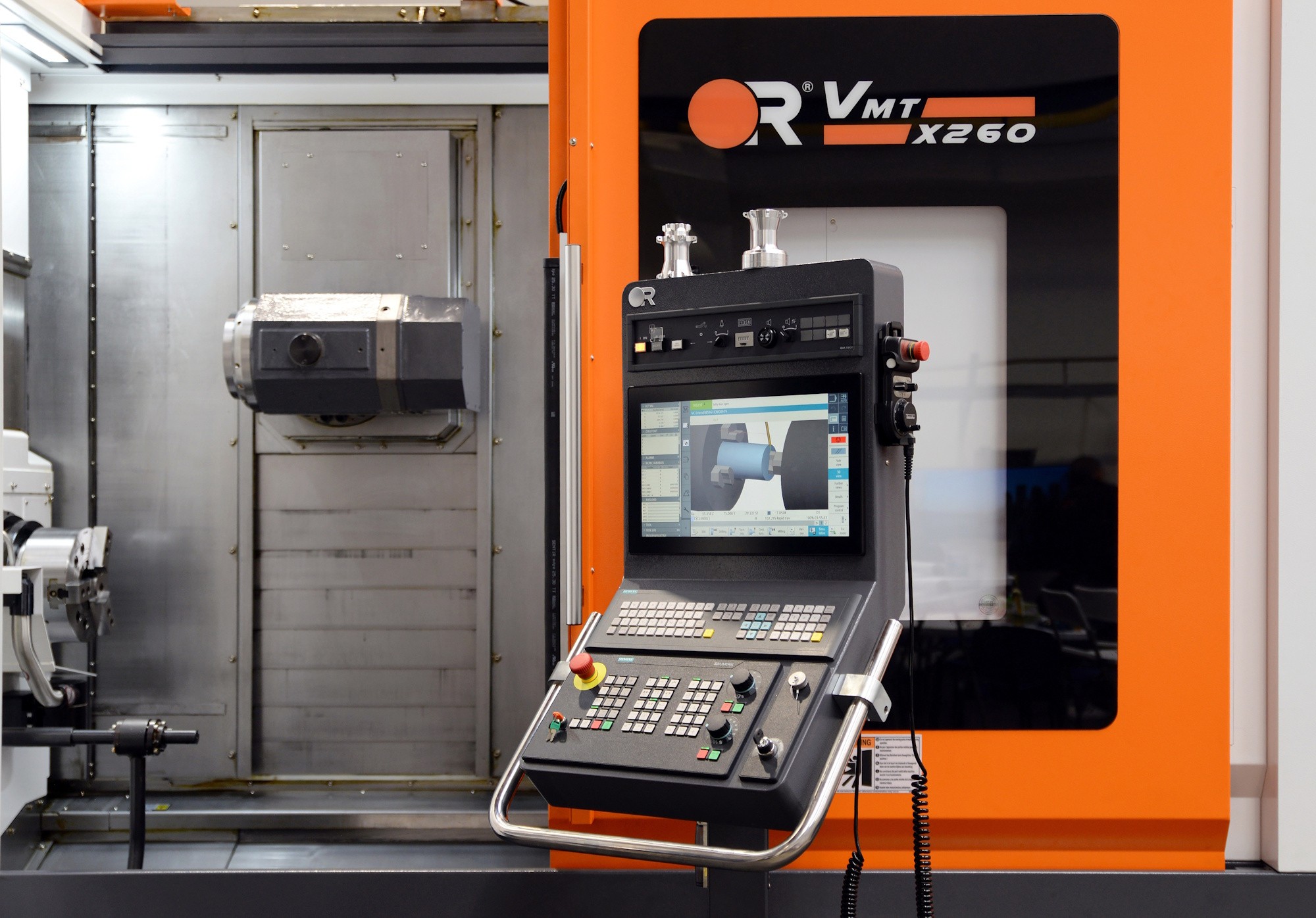 detail ovládacího panelu CNC obráběcího stroje VMT od TDz Turn